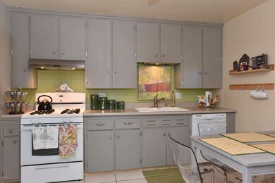 Kitchen 3-2