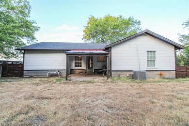 2115 N Center St, Bonham, TX 75418 - photo 6