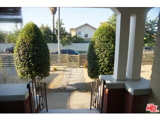4609 W 17th St, Los Angeles, CA 90019 - photo 5