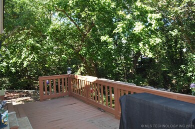 Wonderful private back yard with view of trees!