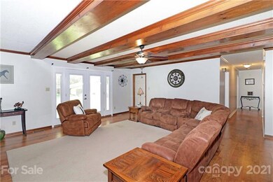 417 Beverly Dr, Statesville, NC 28625 - photo 3