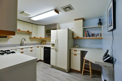 323 Place Ln, Woburn, MA 01801 - photo 3