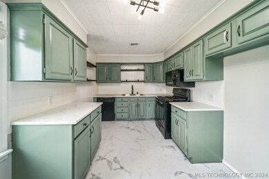 705 E 9th St, Claremore, OK 74017 - photo 5