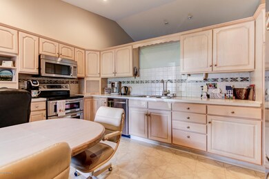 539 Spring Ln Holland-32