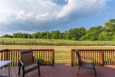 265 Ridings Cir, Macungie, PA 18062 - photo 2