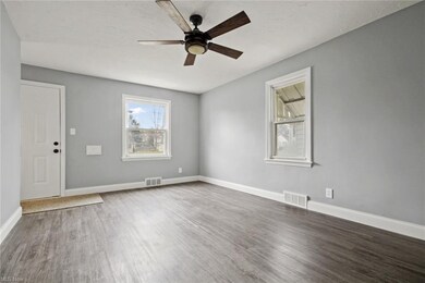 159 Omar St, Struthers, OH 44471 - photo 2