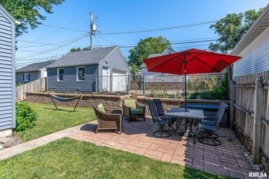 1618 E Pleasant St, Davenport, IA 52803 - photo 4