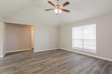 9422 Kingsvalley St, Houston, TX 77075 - photo 4