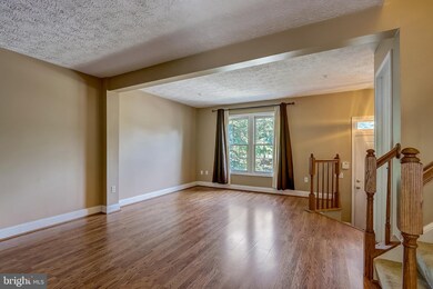 8606 Pine Meadows Dr, Odenton, MD 21113 - photo 5
