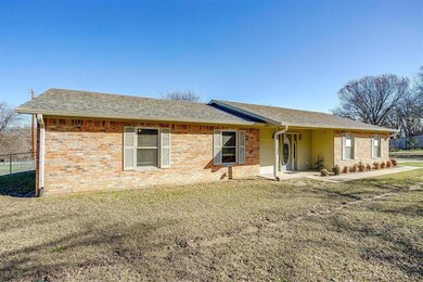 110 Lakeview Terrace, Weatherford, TX 76087 - photo 2