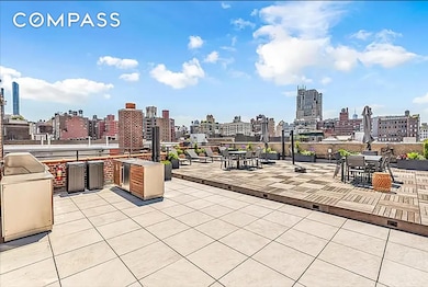 261 W 22nd St unit 5, New York, NY 10011 - photo 5