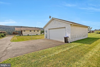 616 W Maple St, Valley View, PA 17983 - photo 5