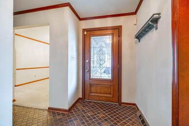 Roomy foyer