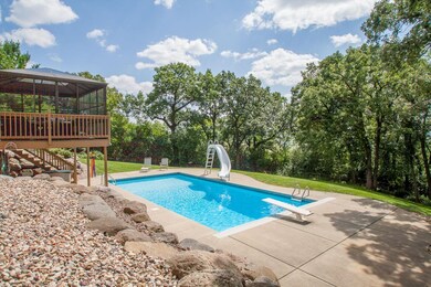 4916 Highwood Cir, Middleton, WI 53562 - photo 5