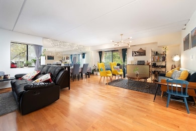 Craddock Cove Condominium unit 403, Medford, MA 02155 - photo 2