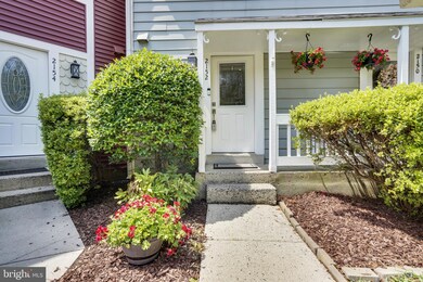 2152 Whisperwood Glen Ln, Reston, VA 20191 - photo 3