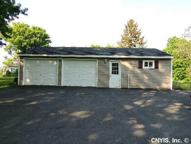 Parking Lot/Garage