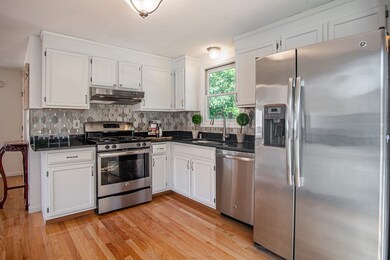 27 Buckingham Rd, Wilmington, MA 01887 - photo 3