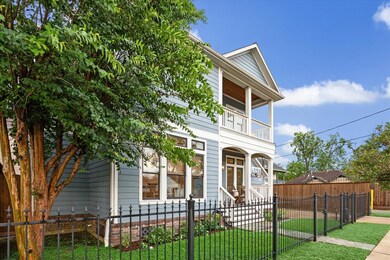 1915 Bradshaw St, Houston, TX 77008 - photo 3