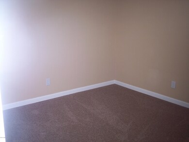 7916 Grenelle Dr, Louisville, KY 40228 - photo 7