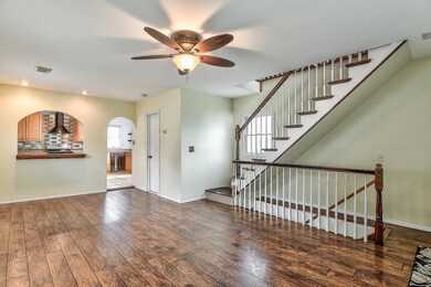 004_Living Room (2)