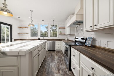 2301 Wegner Rd unit B, New Braunfels, TX 78132 - photo 5