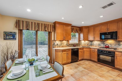 2318 A Corporal Kennedy St unit 95, Bayside, NY 11360 - photo 4