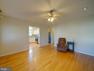 7819 Appletree Rd, Pasadena, MD 21122 - photo 4