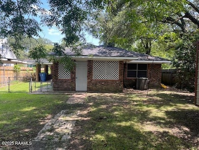 213 4th St, Abbeville, LA 70510 - photo 2