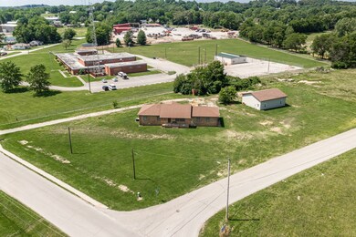 1450 Glass Ave, Hopkinsville, KY 42240 - photo 2