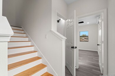 627 S Olive St, San Antonio, TX 78203 - photo 7