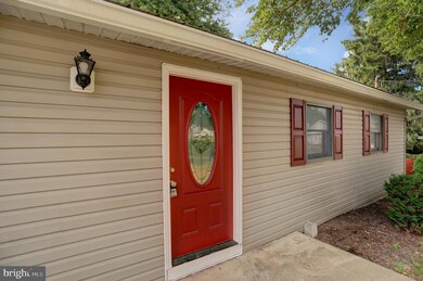 205 Harrison St, Selinsgrove, PA 17870 - photo 4