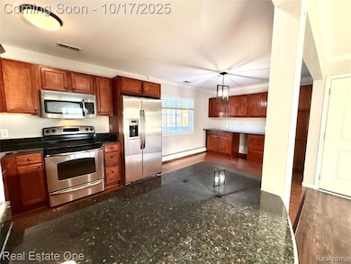 2445 Torquay Ave unit 209, Royal Oak, MI 48073 - photo 7