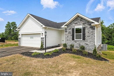 100 Regent Cir, Hagerstown, MD 21742 - photo 2