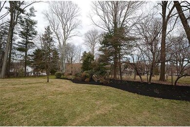 251 Chamounix Rd, Wayne, PA 19087 - photo 3