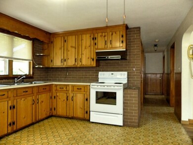 74 Sunset Rd, Dracut, MA 01826 - photo 2