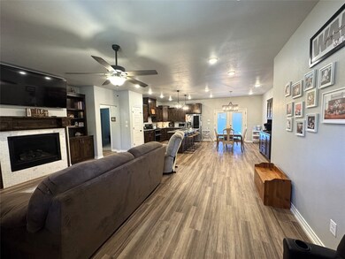 702 Pillar St, Bowie, TX 76230 - photo 4