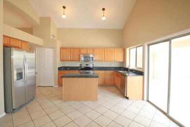 Kitchen & breakfast area