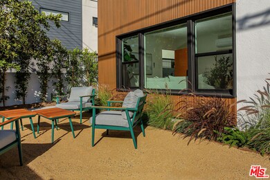 2046 S Burnside Ave, Los Angeles, CA 90016 - photo 5