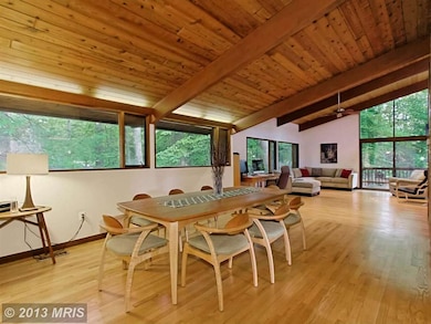 9205 Laurel Oak Dr, Bethesda, MD 20817 - photo 4