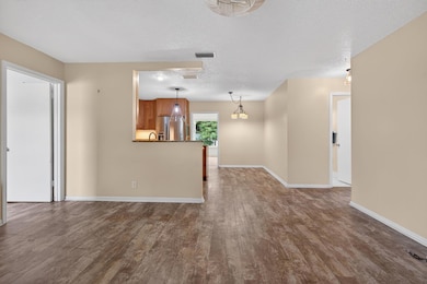 8675 SE Keathley Ct, Hobe Sound, FL 33455 - photo 6