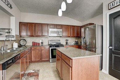 4305 Brazos Bend Dr, Pearland, TX 77584 - photo 3