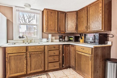 572 W 18th St, Holland, MI 49423-5