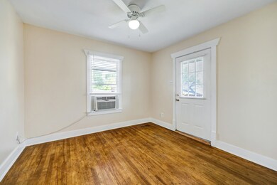 708 1/2 W Cottage St unit garage, Houston, TX 77009 - photo 5