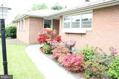 12926 Cathedral Ave, Hagerstown, MD 21742 - photo 2