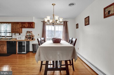 1518 Eckert Ave, Reading, PA 19602 - photo 5