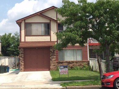 261 Ada Dr, Staten Island, NY 10314 - photo 3