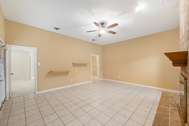211 Skyview Terrace unit 201, Friendswood, TX 77546 - photo 6