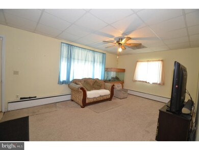 1028 Sherman St, Allentown, PA 18109 - photo 3