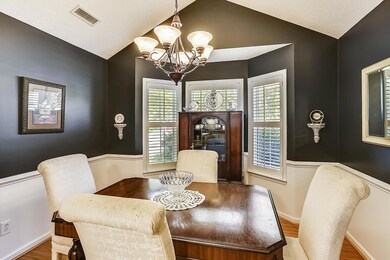 Main Level-Dining Room-DSC9258